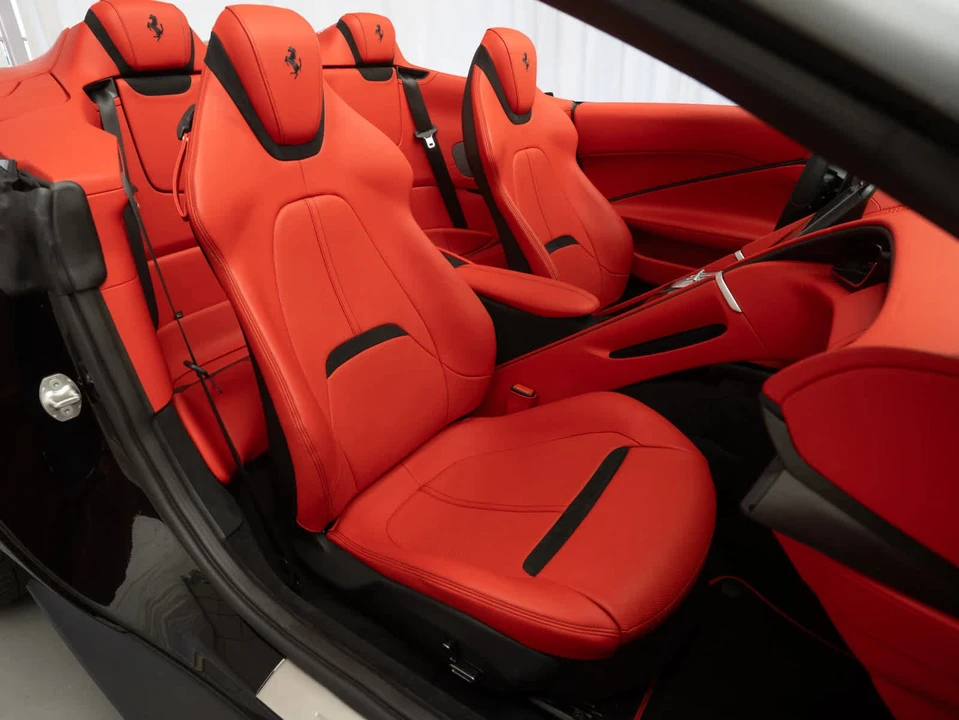 2025 Ferrari Roma Spider - Image 14 of 29