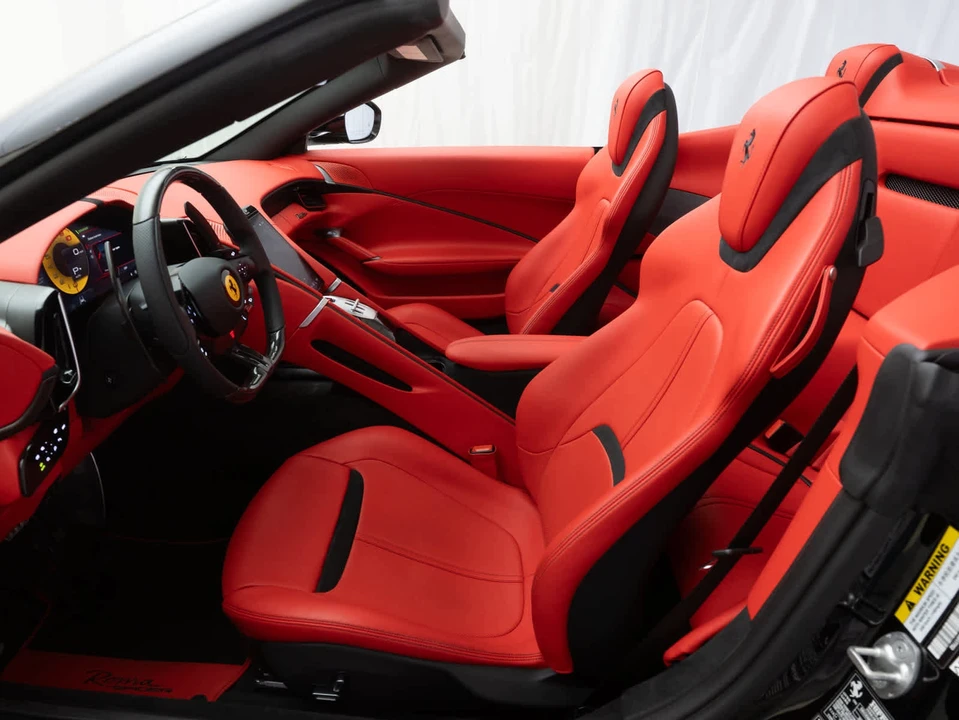 2025 Ferrari Roma Spider - Image 10 of 29