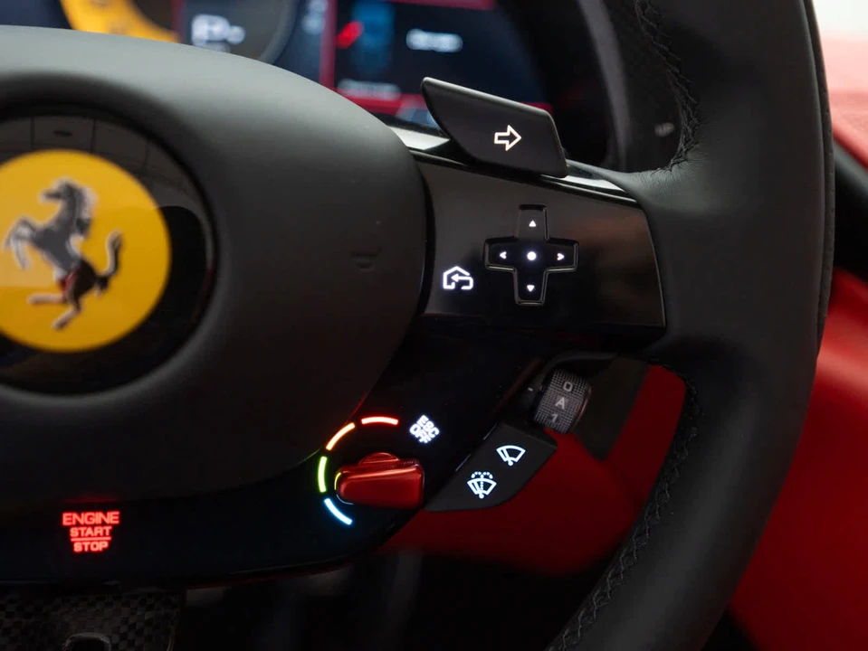2025 Ferrari Roma Spider - Image 20 of 29