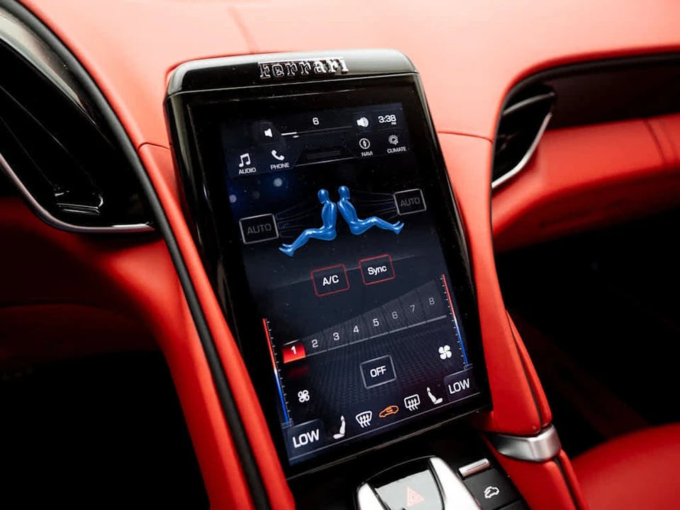 2025 Ferrari Roma Spider - Image 21 of 29