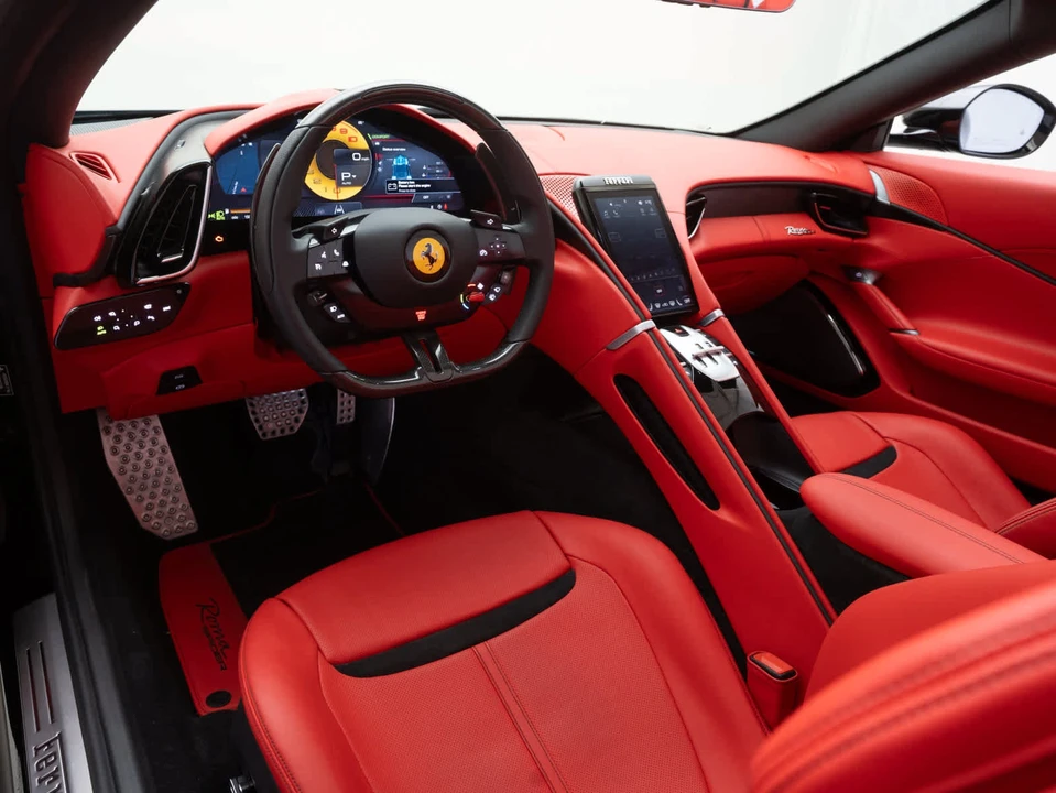 2025 Ferrari Roma Spider - Image 11 of 29