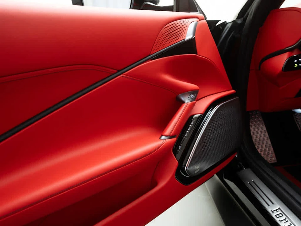 2025 Ferrari Roma Spider - Image 24 of 29