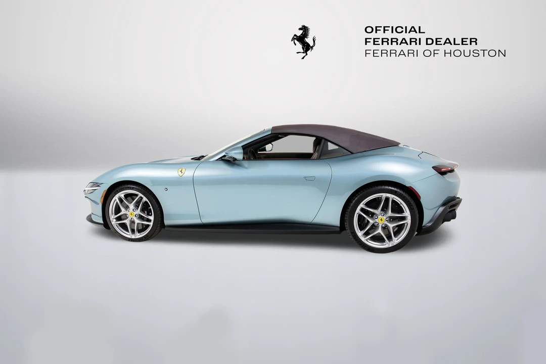2025 Ferrari Roma Spider - Image 23 of 31