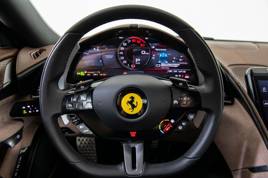 2025 Ferrari Roma Spider - Image 12 of 31