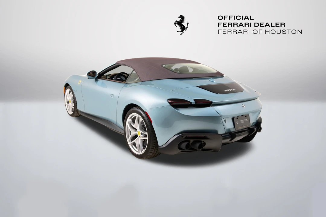 2025 Ferrari Roma Spider - Image 19 of 31
