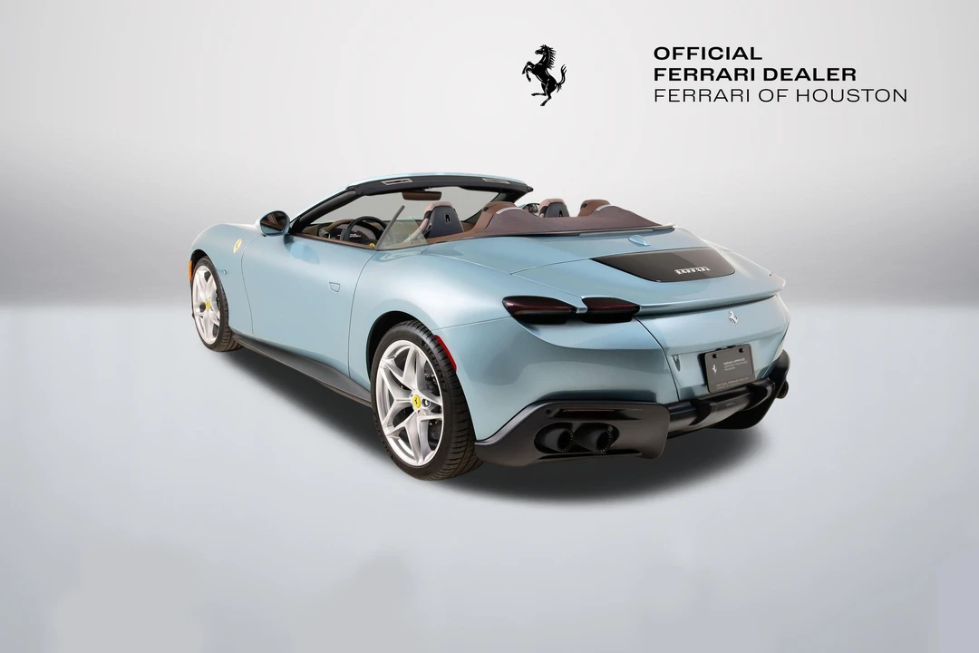 2025 Ferrari Roma Spider - Image 2 of 31