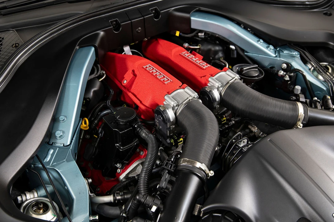 2025 Ferrari Roma Spider - Image 30 of 31