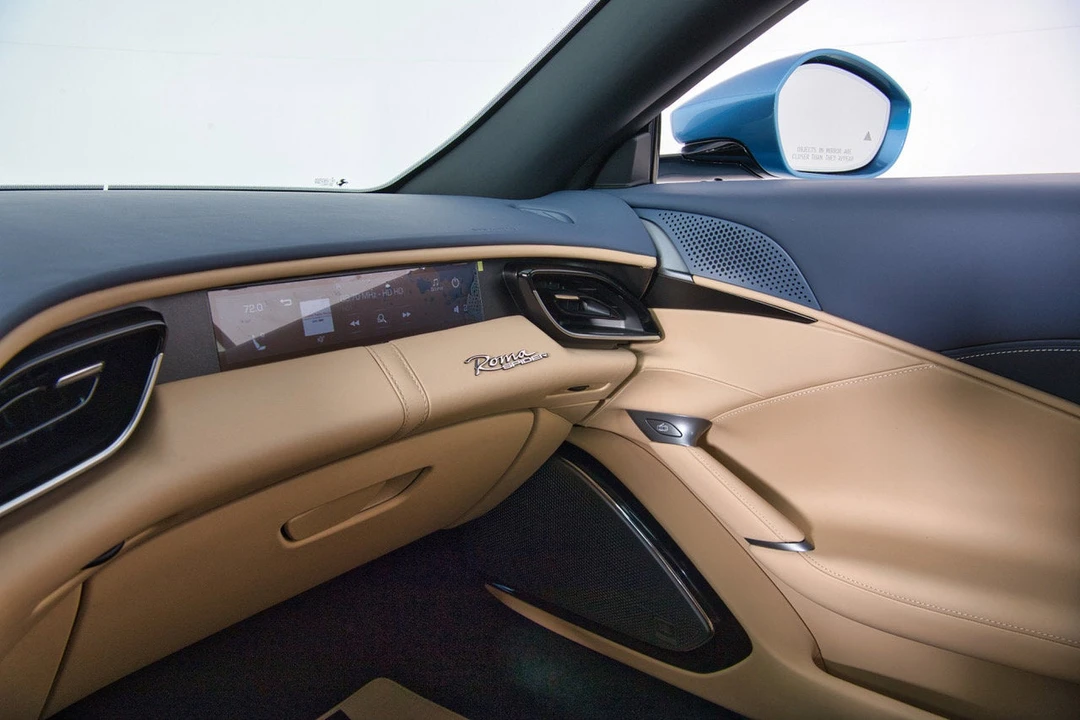 2025 Ferrari Roma Spider - Image 17 of 31