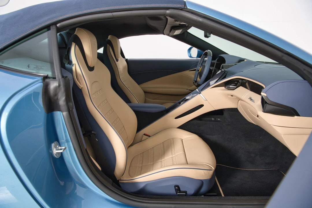 2025 Ferrari Roma Spider - Image 15 of 31