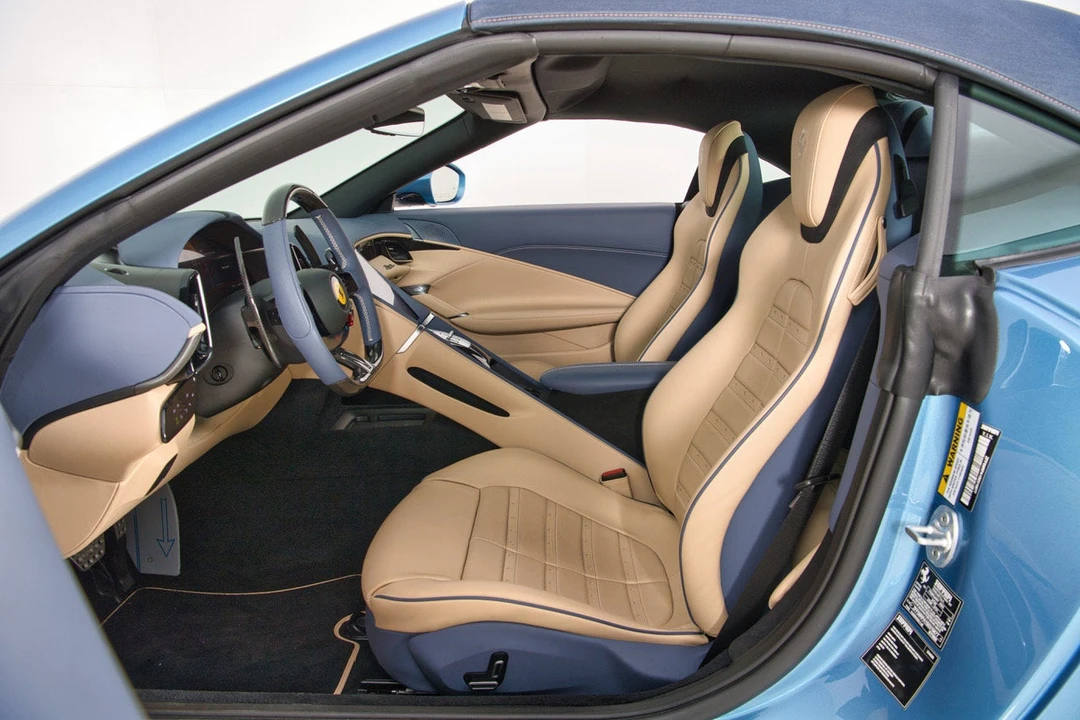 2025 Ferrari Roma Spider - Image 5 of 31