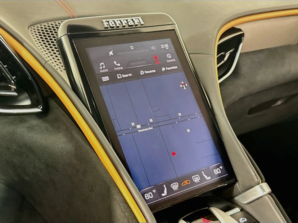 2025 Ferrari Roma Spider - Image 13 of 31