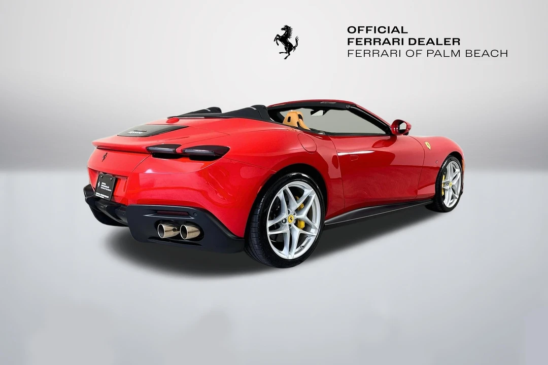 2025 Ferrari Roma Spider - Image 7 of 31