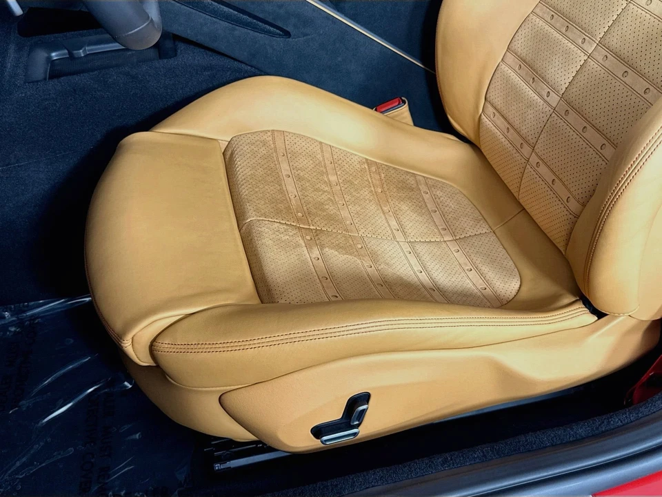 2025 Ferrari Roma Spider - Image 18 of 31