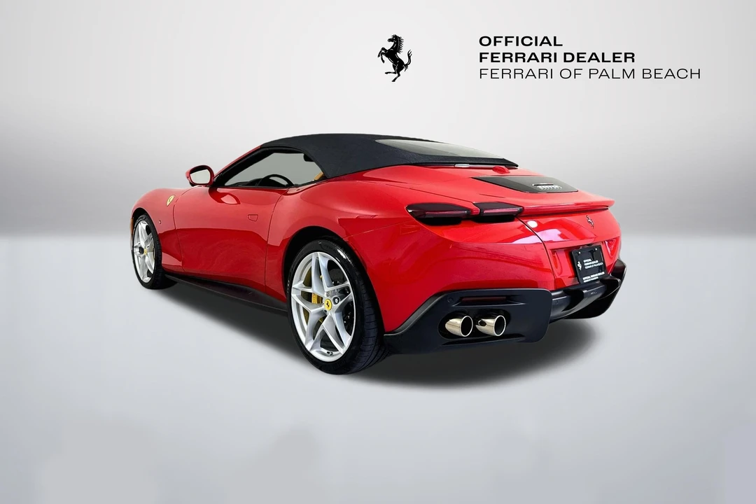 2025 Ferrari Roma Spider - Image 5 of 31