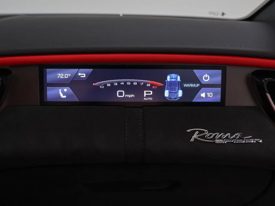 2025 Ferrari Roma Spider - Image 27 of 31