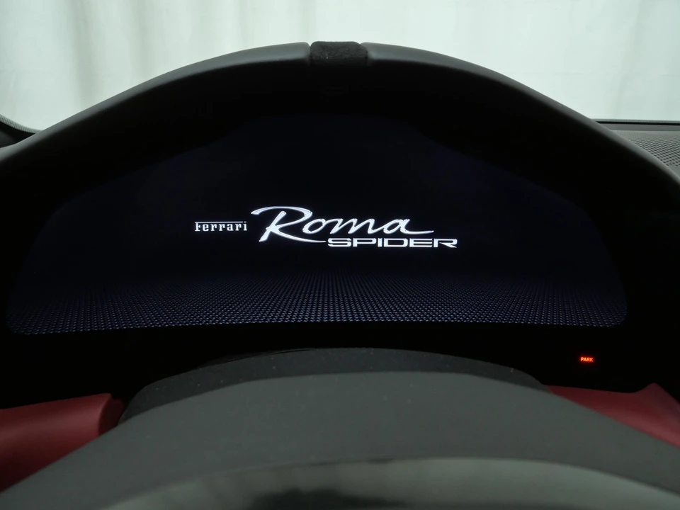2025 Ferrari Roma Spider - Image 29 of 31