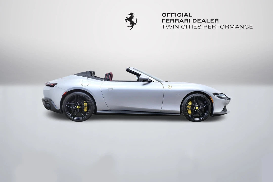 2025 Ferrari Roma Spider - Image 9 of 31