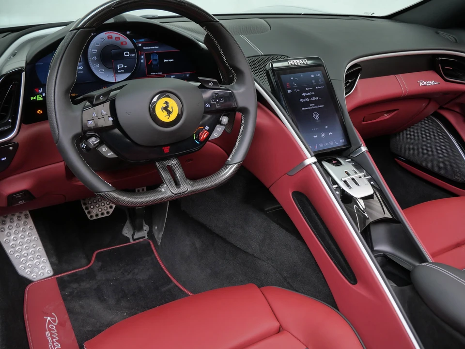 2025 Ferrari Roma Spider - Image 23 of 31