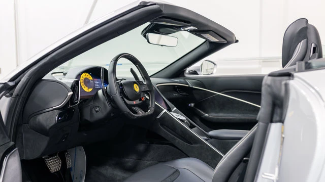 2025 Ferrari Roma Spider - Image 4 of 17