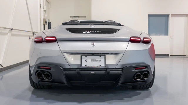 2025 Ferrari Roma Spider - Image 16 of 17