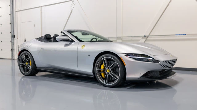 2025 Ferrari Roma Spider - Image 13 of 17