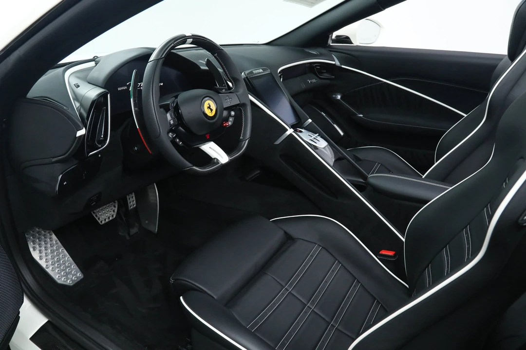 2025 Ferrari Roma Spider - Image 2 of 31