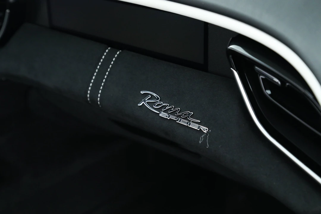 2025 Ferrari Roma Spider - Image 22 of 31