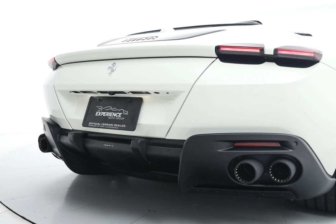2025 Ferrari Roma Spider - Image 19 of 31