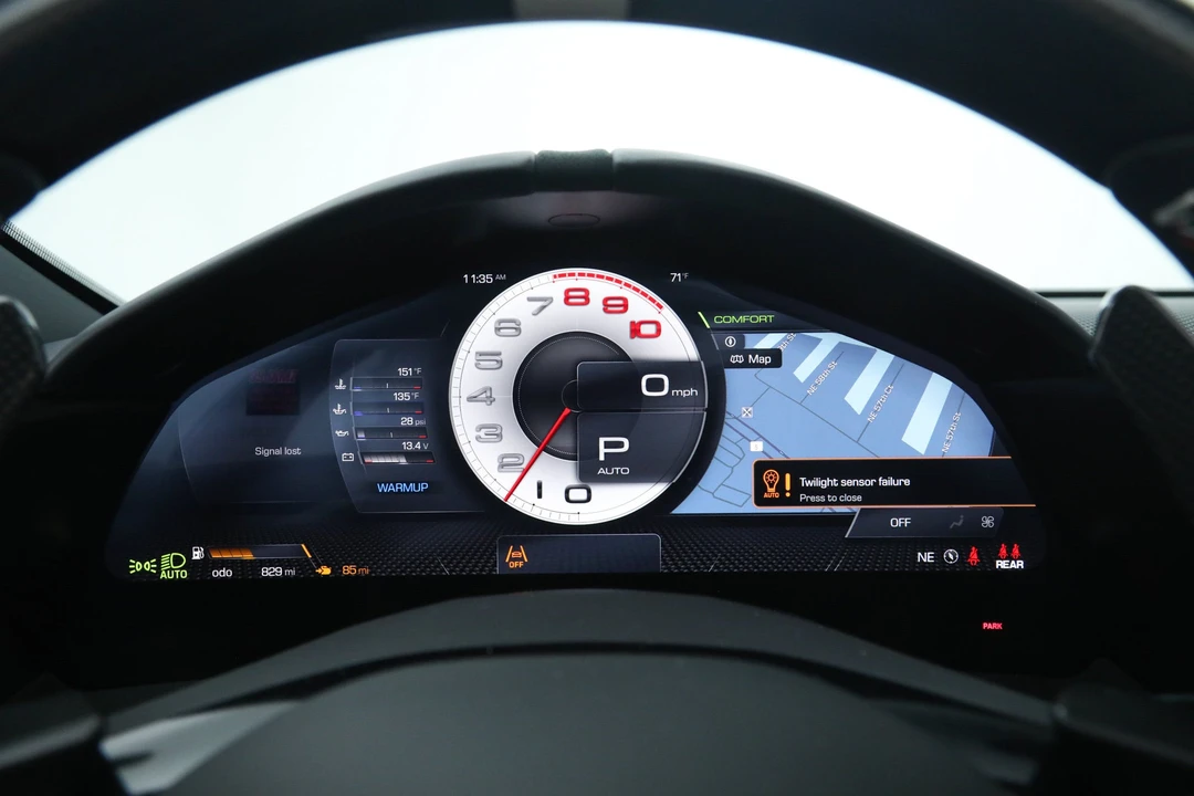 2025 Ferrari Roma Spider - Image 29 of 31