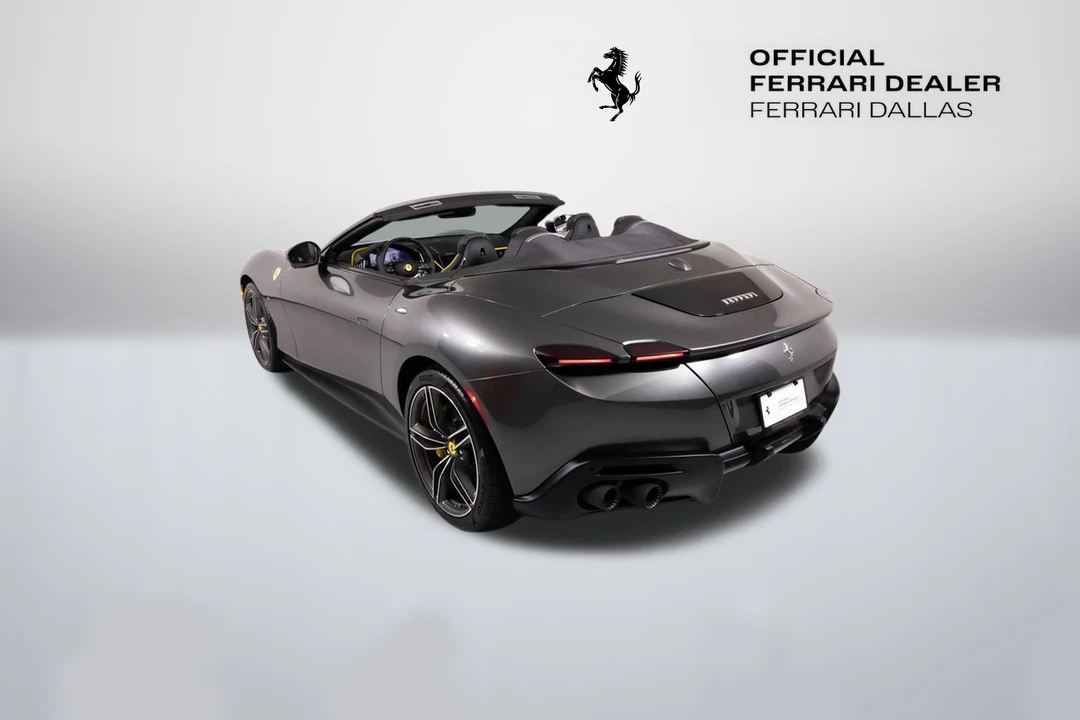 2025 Ferrari Roma Spider - Image 21 of 31
