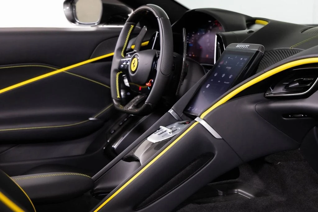 2025 Ferrari Roma Spider - Image 6 of 31