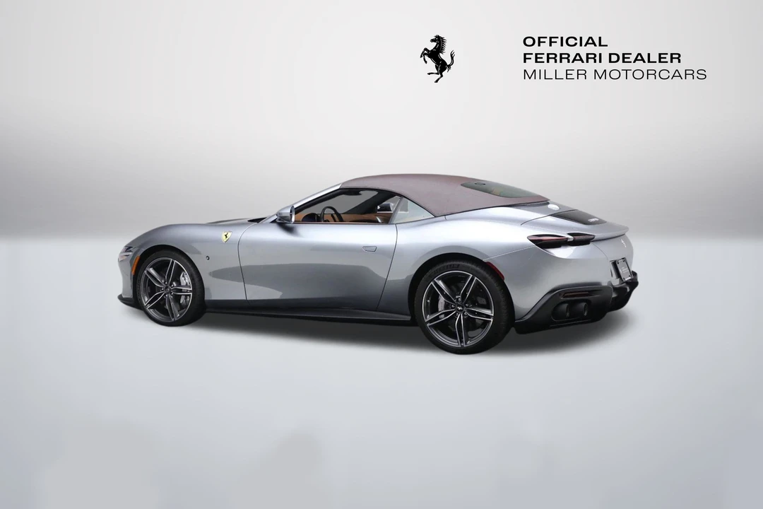2025 Ferrari Roma Spider - Image 27 of 31