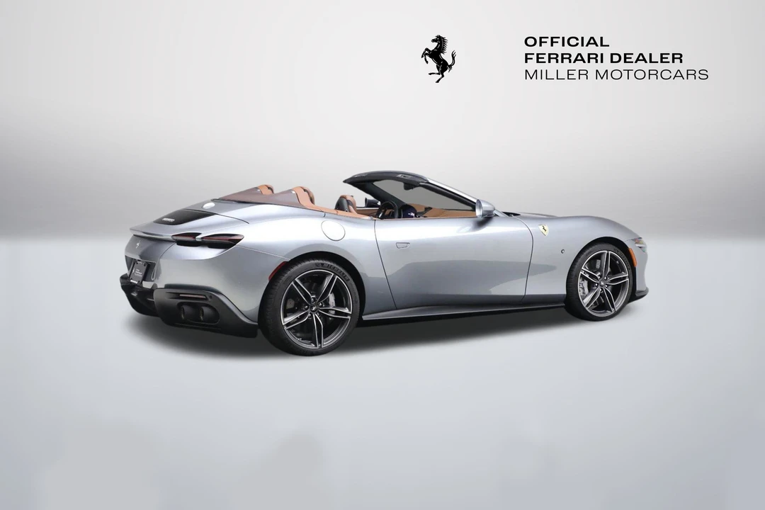 2025 Ferrari Roma Spider - Image 9 of 31