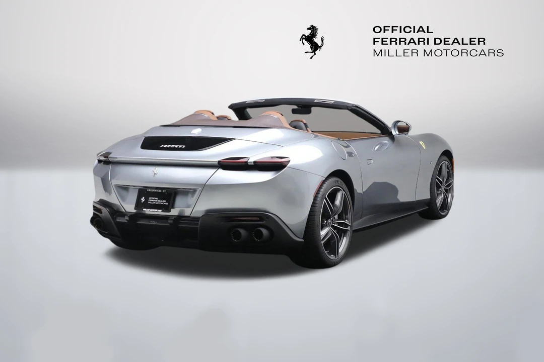 2025 Ferrari Roma Spider - Image 8 of 31
