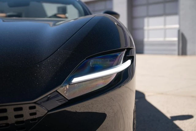 2025 Ferrari Roma Spider - Image 18 of 31