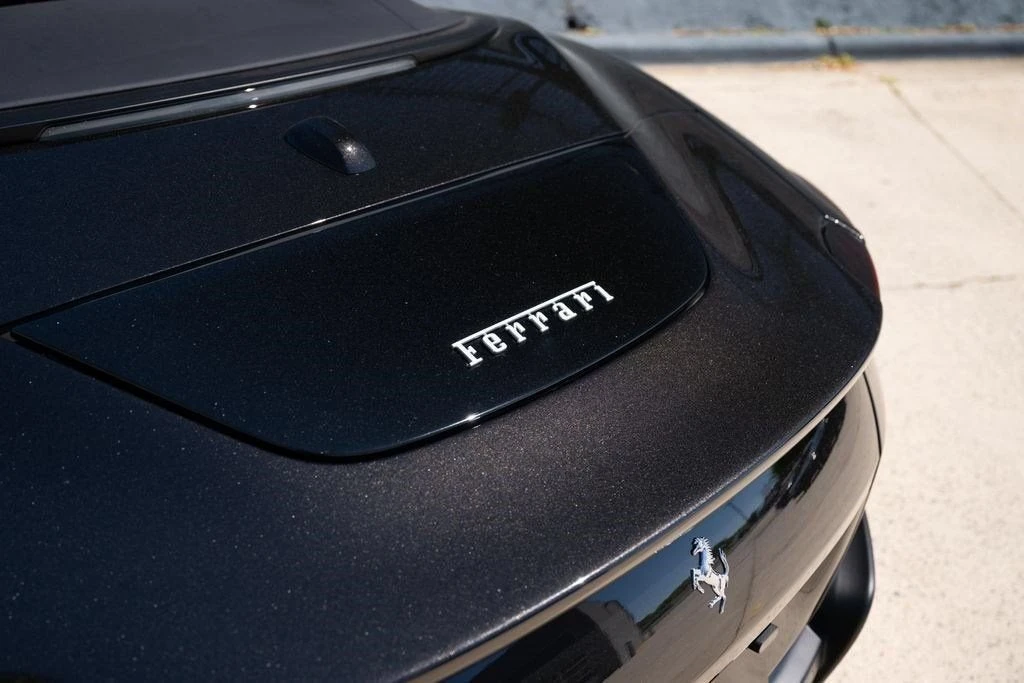 2025 Ferrari Roma Spider - Image 23 of 31