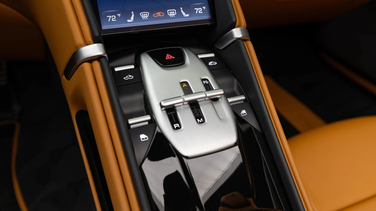 2025 Ferrari Roma Spider - Image 6 of 31
