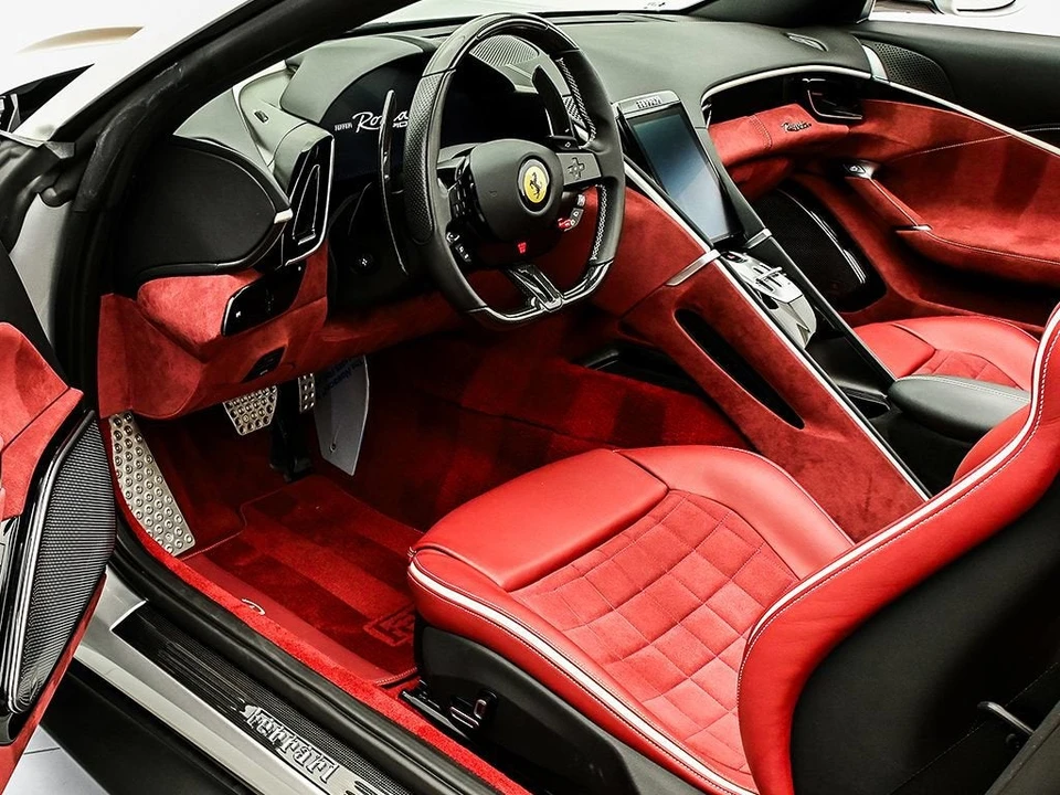 2025 Ferrari Roma Spider - Image 10 of 31