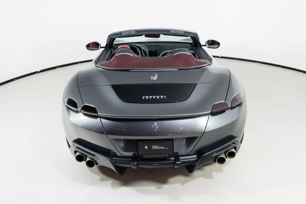 2025 Ferrari Roma Spider - Image 17 of 21