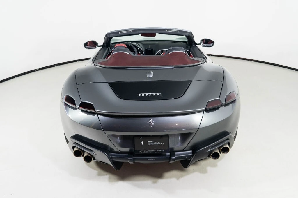 2025 Ferrari Roma Spider - Image 17 of 21