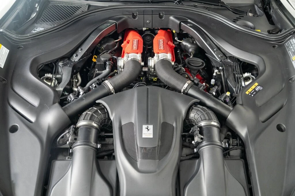 2025 Ferrari Roma Spider - Image 19 of 31