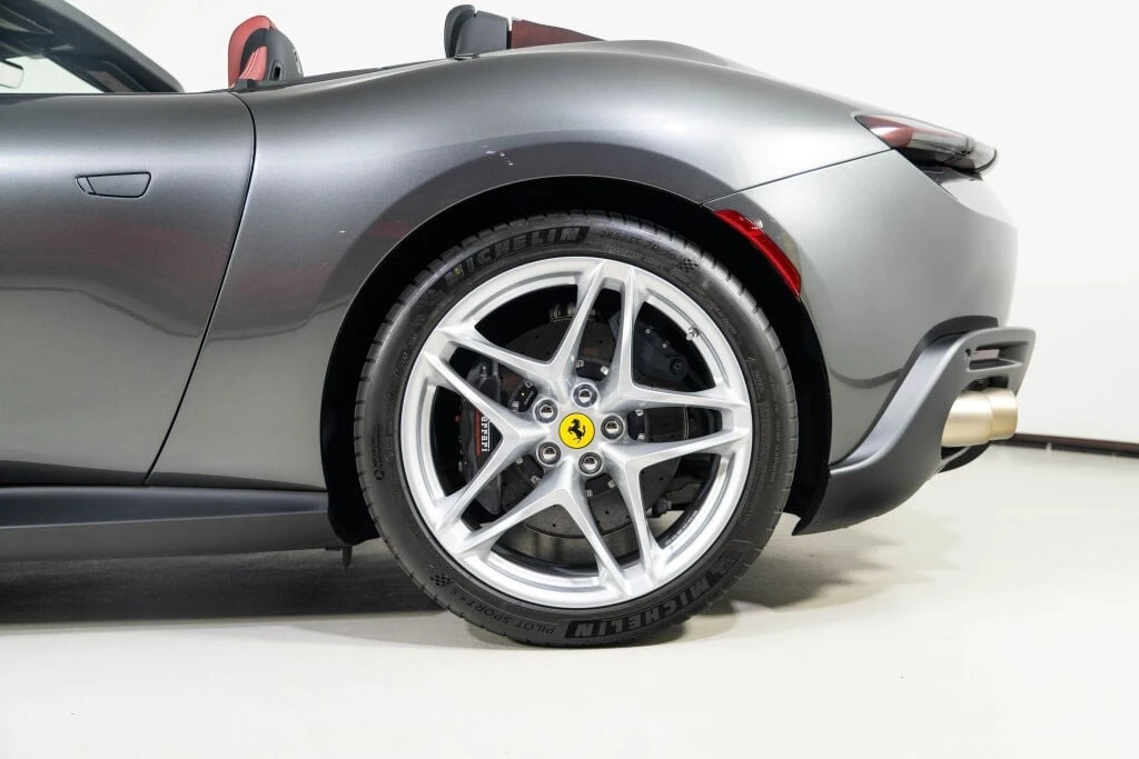 2025 Ferrari Roma Spider - Image 14 of 21