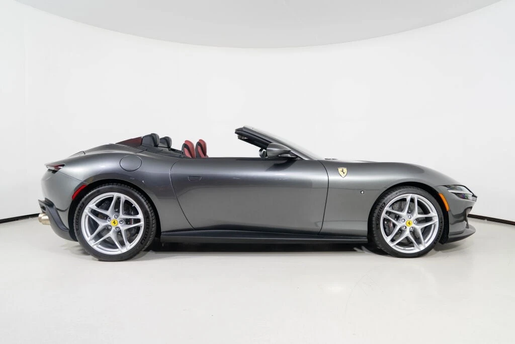 2025 Ferrari Roma Spider - Image 10 of 21