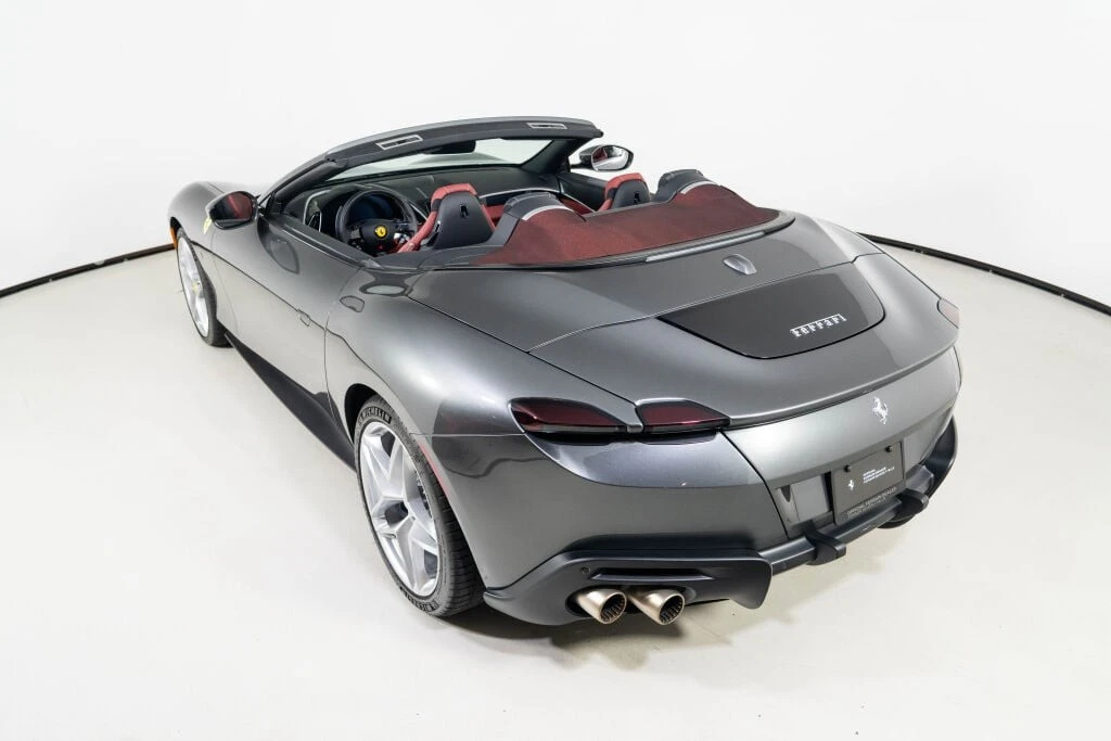 2025 Ferrari Roma Spider - Image 16 of 21