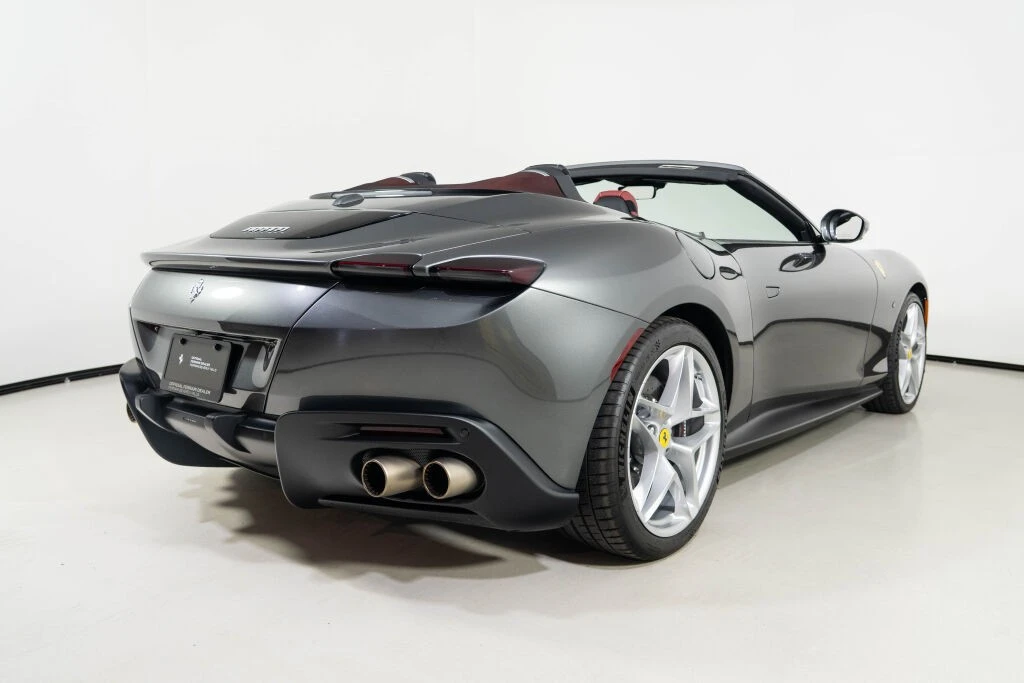 2025 Ferrari Roma Spider - Image 2 of 31