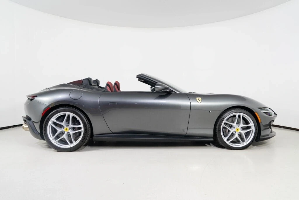 2025 Ferrari Roma Spider - Image 10 of 21