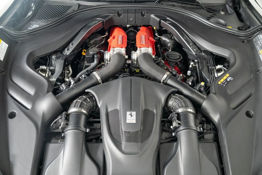 2025 Ferrari Roma Spider - Image 19 of 21