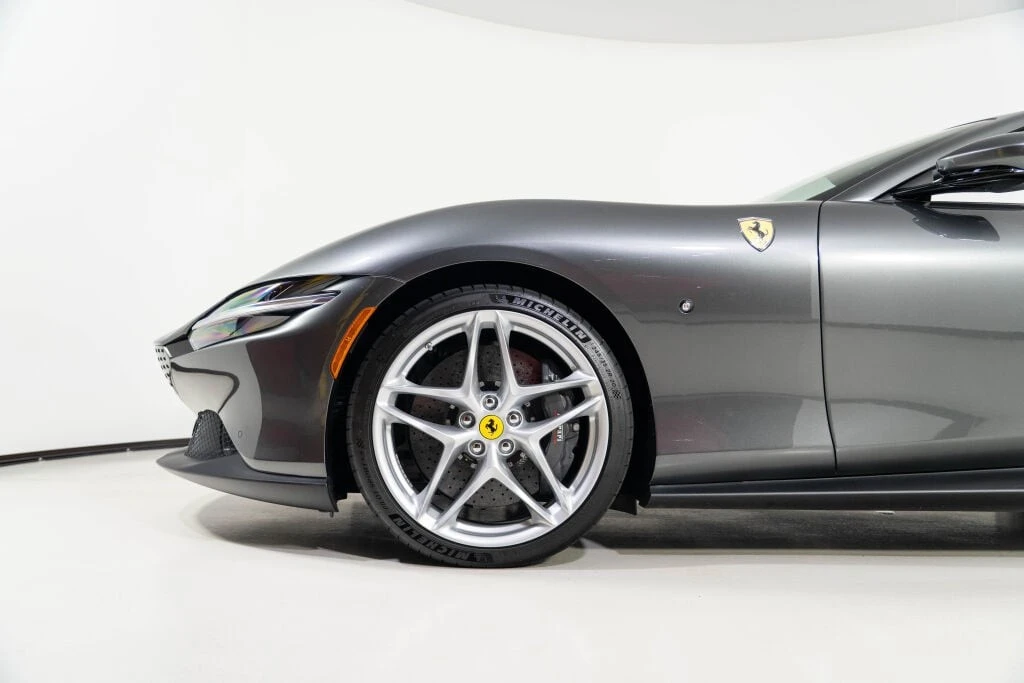 2025 Ferrari Roma Spider - Image 12 of 21