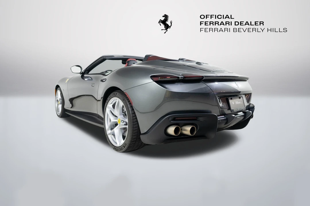 2025 Ferrari Roma Spider - Image 7 of 31