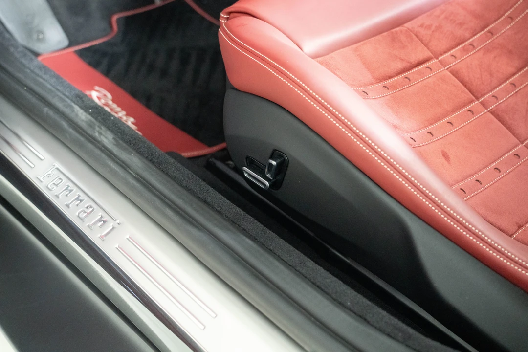 2025 Ferrari Roma Spider - Image 31 of 31